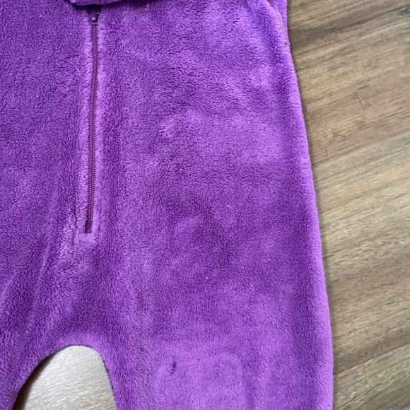 2/$20 Macpac fleece onesie for toddlers - Picture 5 of 5